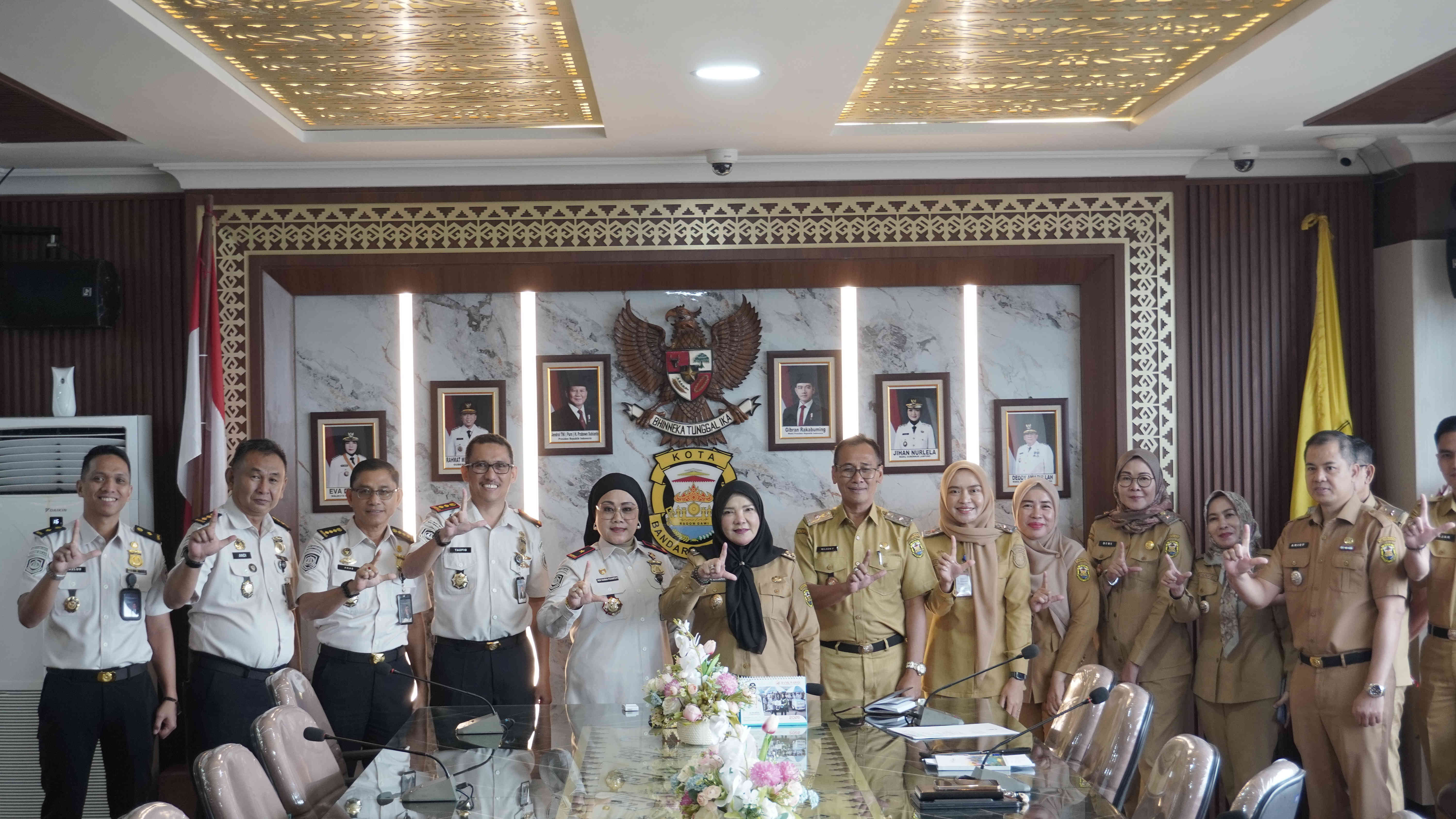 Pendandatanganan MoU Kerja Sama Pelayanan Keimigrasian di MPP Kota Bandar Lampung